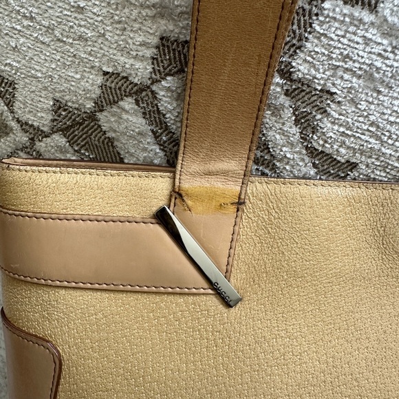 Authentic Gucci leather tote bag with handles. - Picture 9 of 10